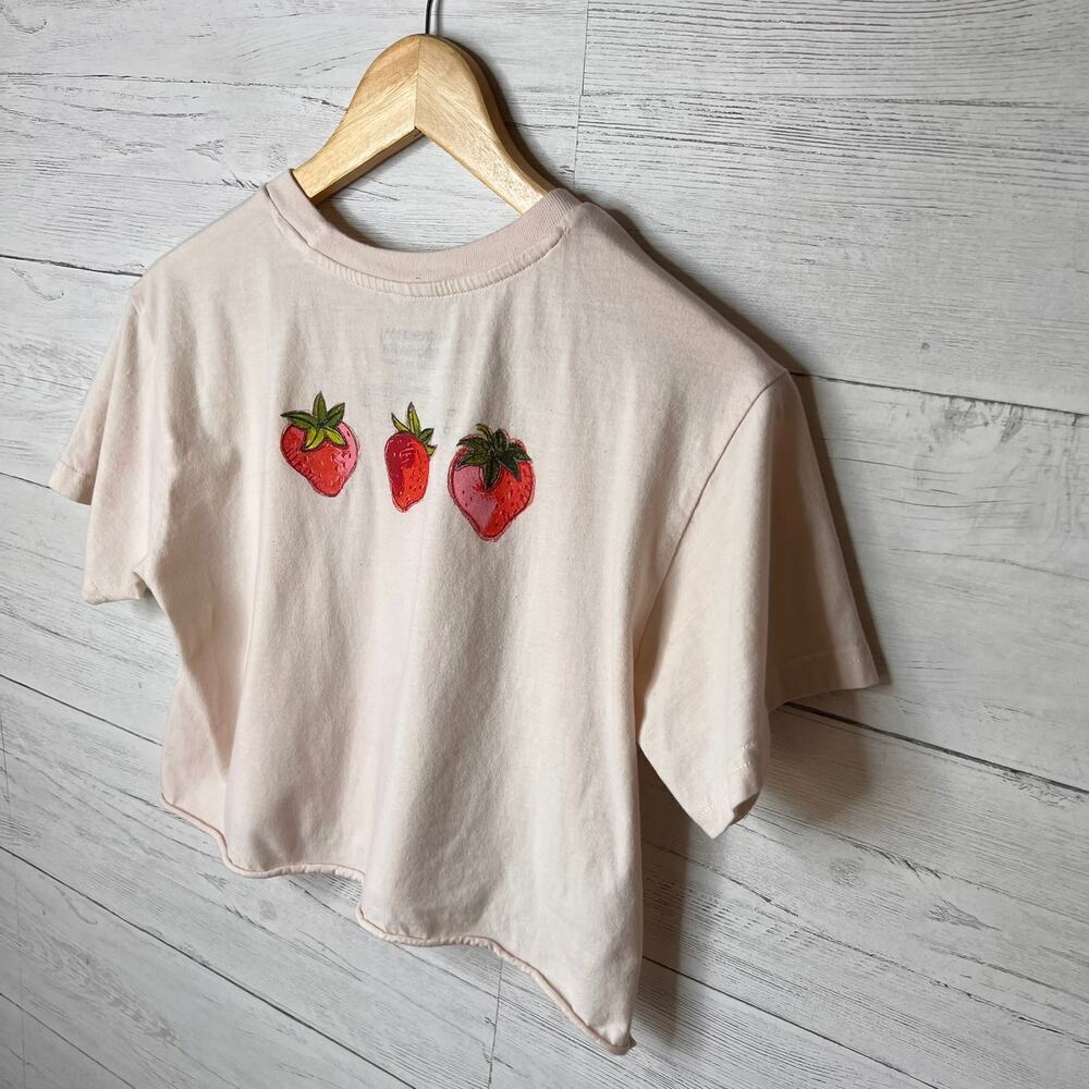Strawberry Shortcake Top Womens Size Large Cropped Novelty 100% Cotton - Picture 13 of 16